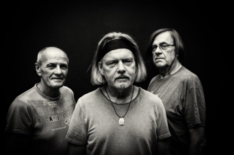 28.8.26: Das PAUL BARTSCH Akustik  TRIO (Gutshofbühne)